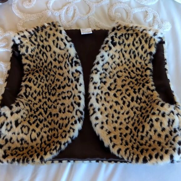 Girls Faux Fur Cheetah  🐆 Vest NWOT - Picture 5 of 9